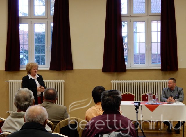 Igaz beszéd - dr. Ujhelyi István Berettyóújfaluban 01